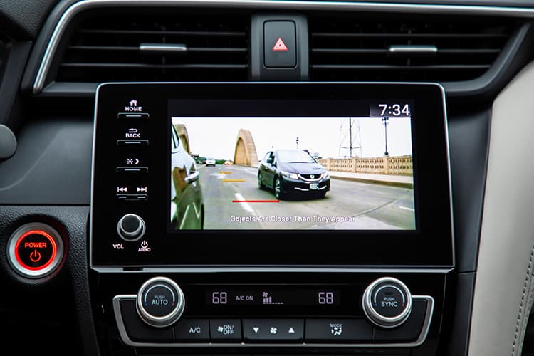 Honda Insight centre console and touchscreen — official Honda photography